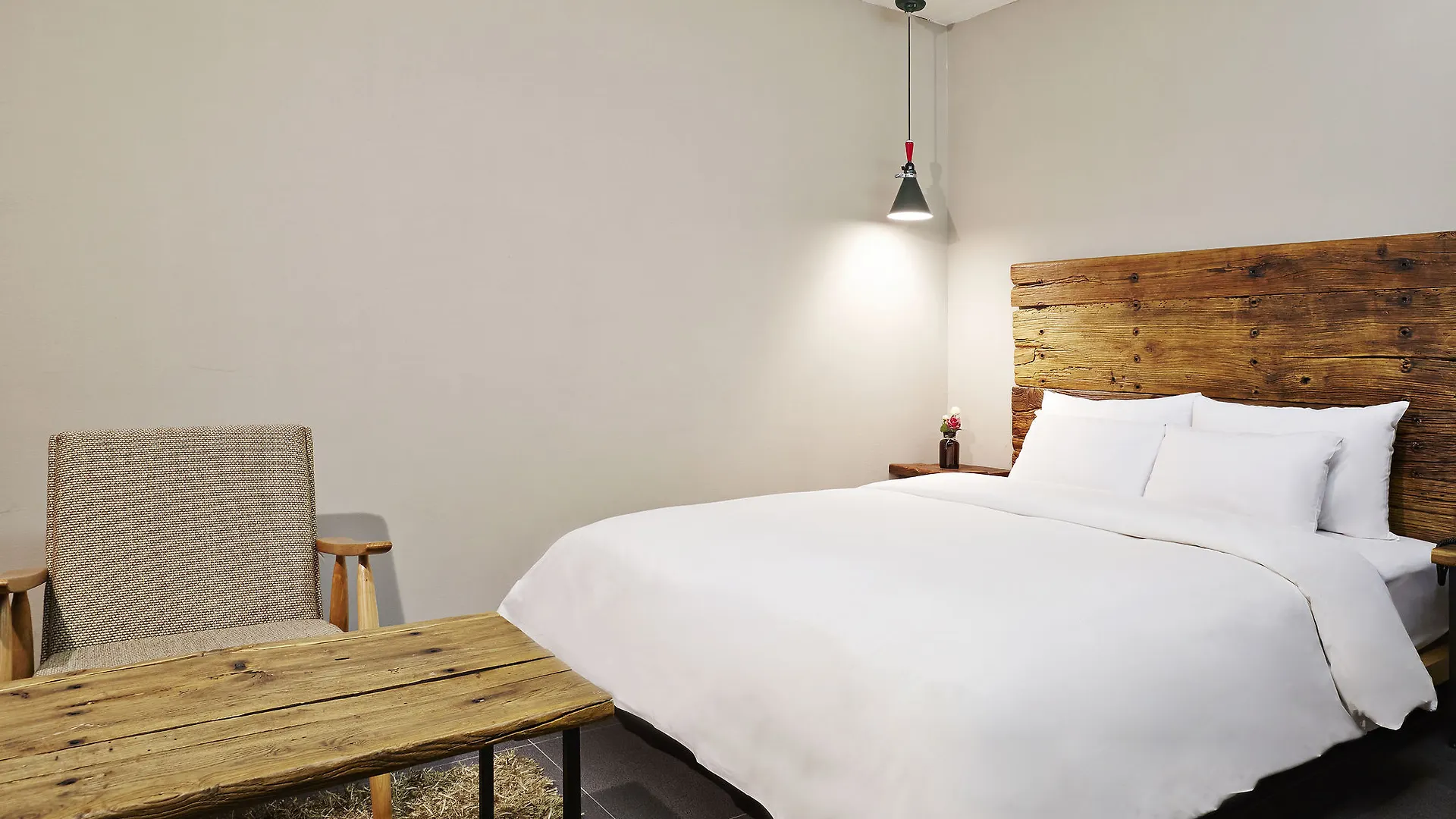 E-Hotel Seoul 3*,